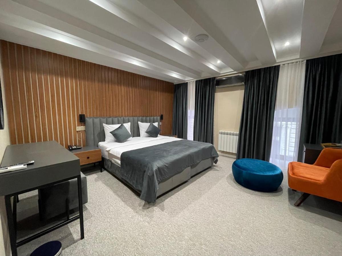 Eleven Hotel